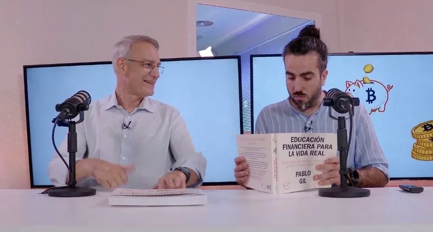 El libro Educación financiera para la vida real de Pablo Gil, base del temario del curso