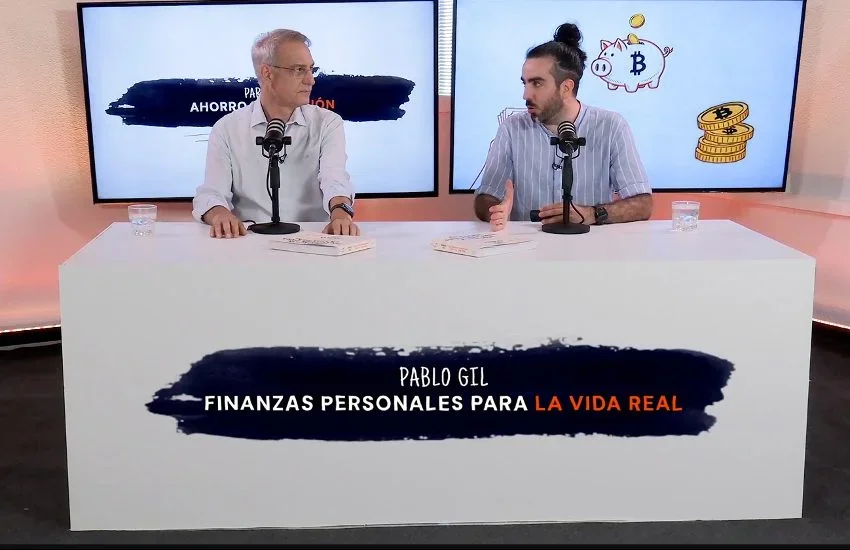 Pablo Gil y Borja de Memorias de Pez presentando su curso de finanzas personales