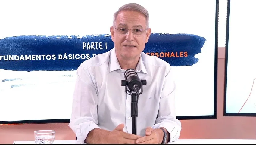 Pablo Gil durante el bloque de fundamentos del curso Finanzas Personales para la Vida Real
